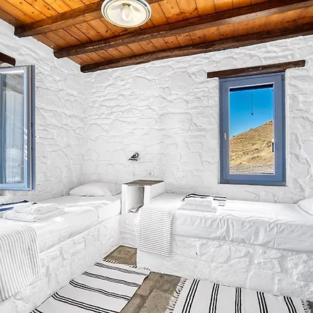 Diasella 1 * Serifos Town